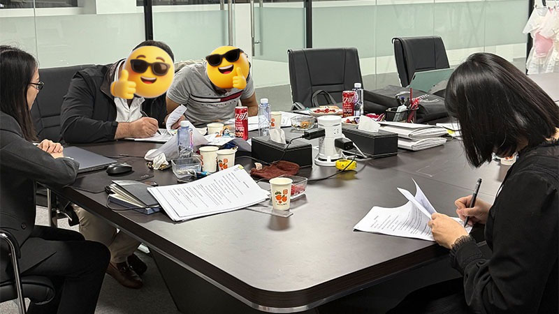 A RX Machinery assina contrato com sucesso para linha de produção de fraldas de cintura larga para bebês com cliente no Afeganistão.